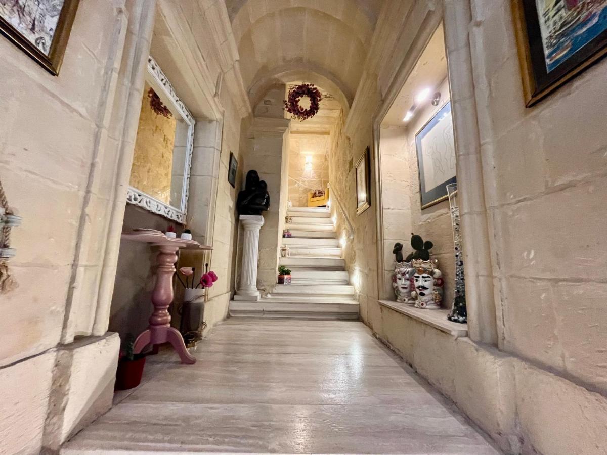 The Knight - Historical Terraced House Overlooking The Central Square Birgu Exterior photo